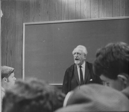 Biografía de J. R. Kantor (1888 – 1984)